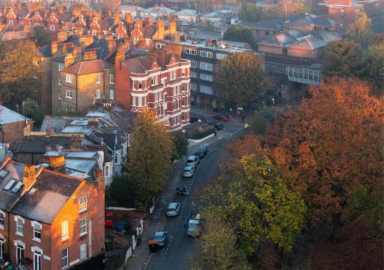Charming 2-Bedroom Flat In Shepherd'S Bush, Near Hammersmith ロンドン エクステリア 写真