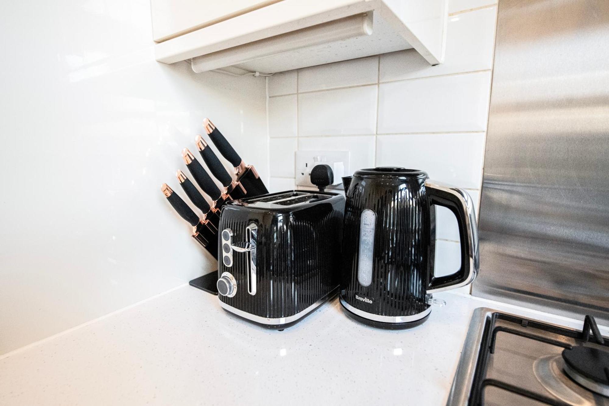Charming 2-Bedroom Flat In Shepherd'S Bush, Near Hammersmith ロンドン エクステリア 写真