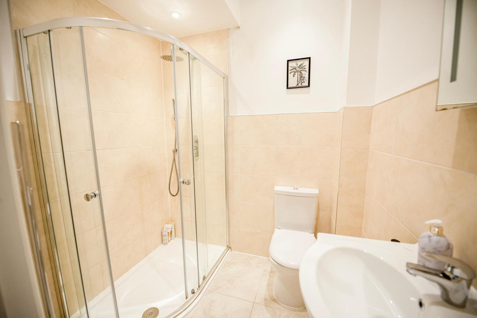Charming 2-Bedroom Flat In Shepherd'S Bush, Near Hammersmith ロンドン エクステリア 写真