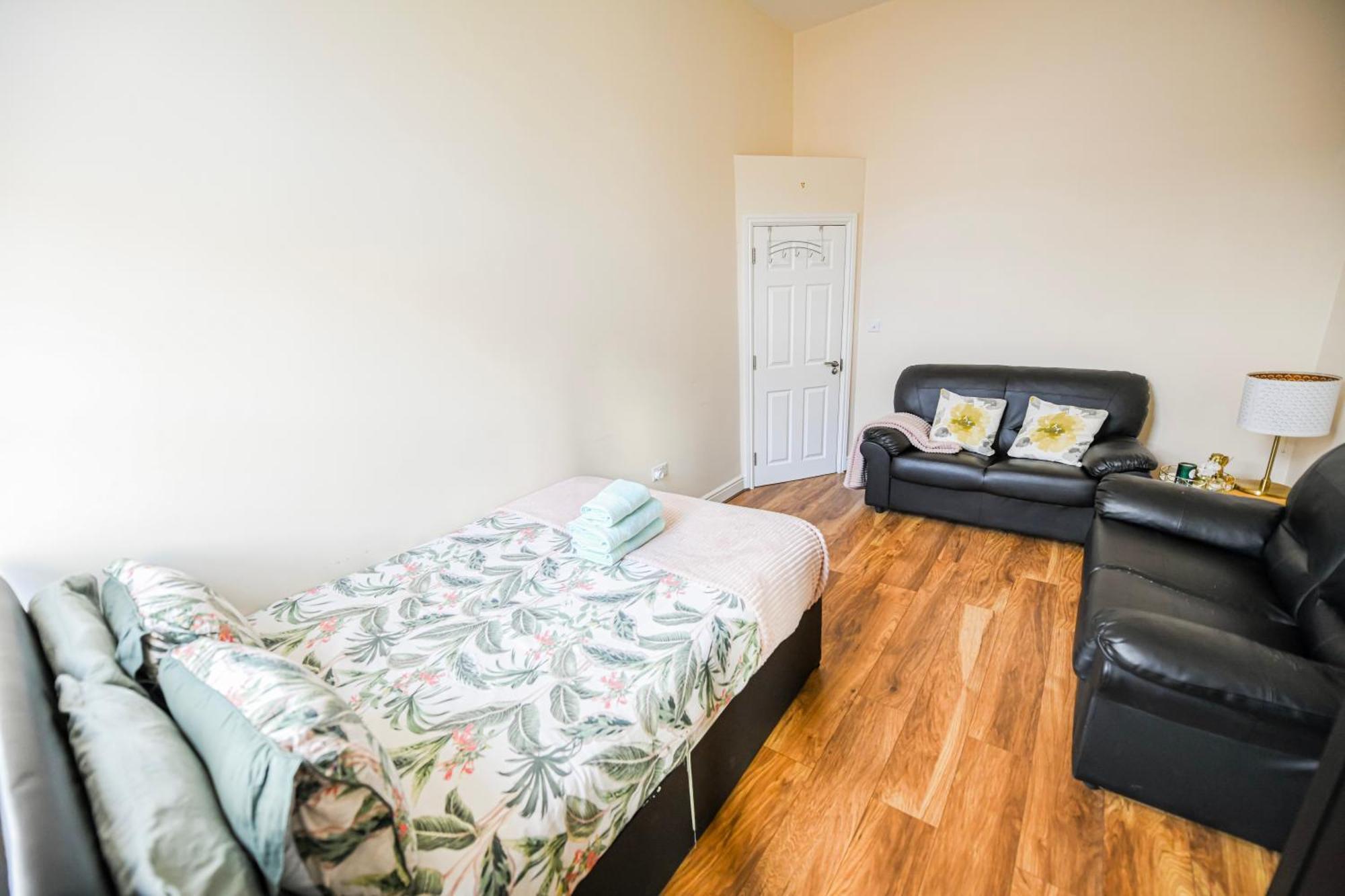 Charming 2-Bedroom Flat In Shepherd'S Bush, Near Hammersmith ロンドン エクステリア 写真
