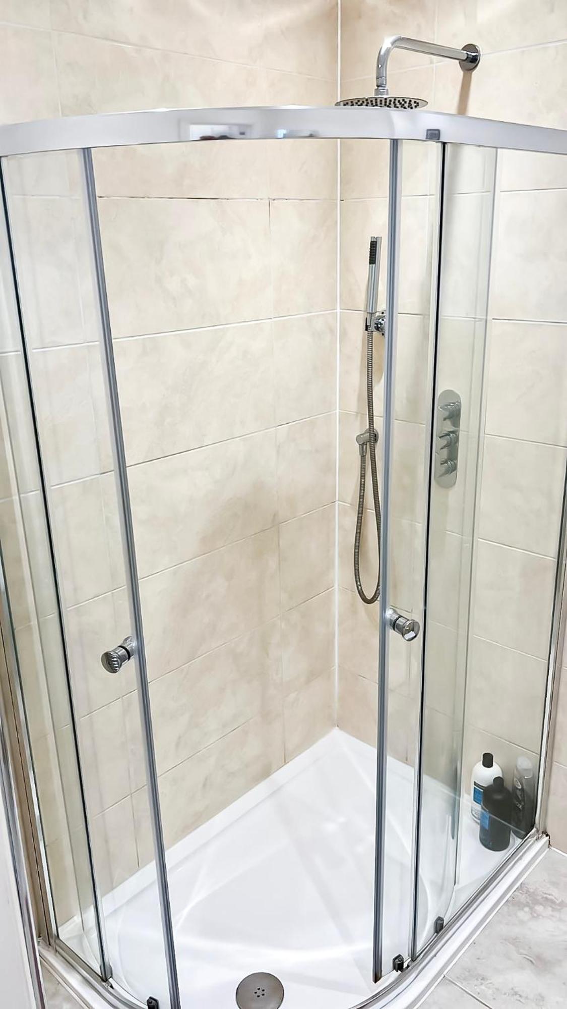Charming 2-Bedroom Flat In Shepherd'S Bush, Near Hammersmith ロンドン エクステリア 写真